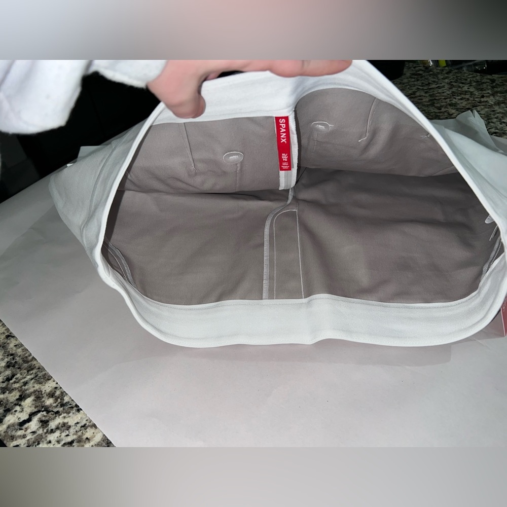 NWT SPANK Classic White Tummy Control Shorts